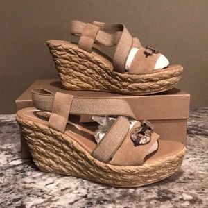 NEVER WORN! Azura Sandal Wedges